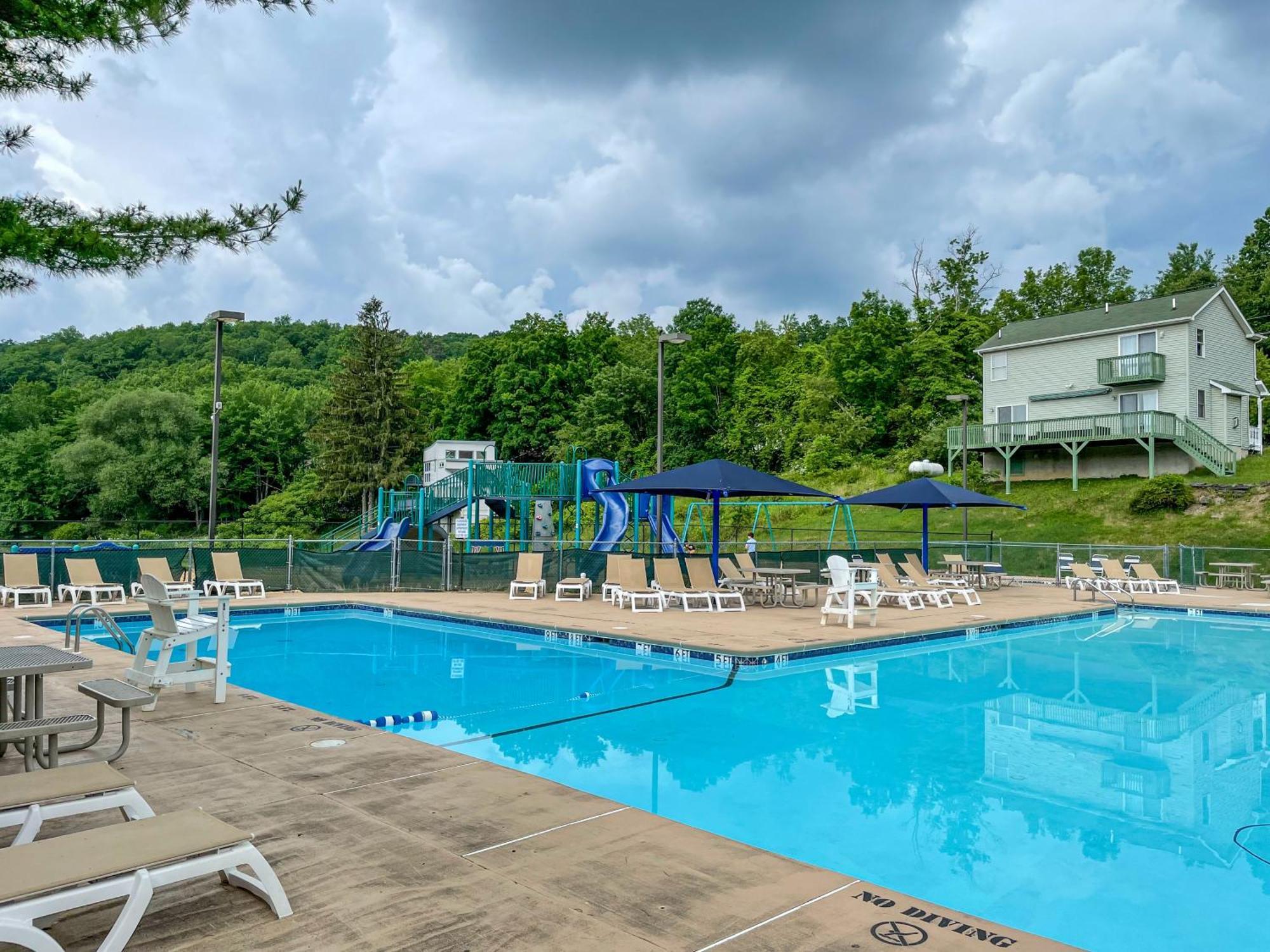 Unique Roundhouse: Hot Tub-Game Room-Firepit&More! Bushkill Exterior photo