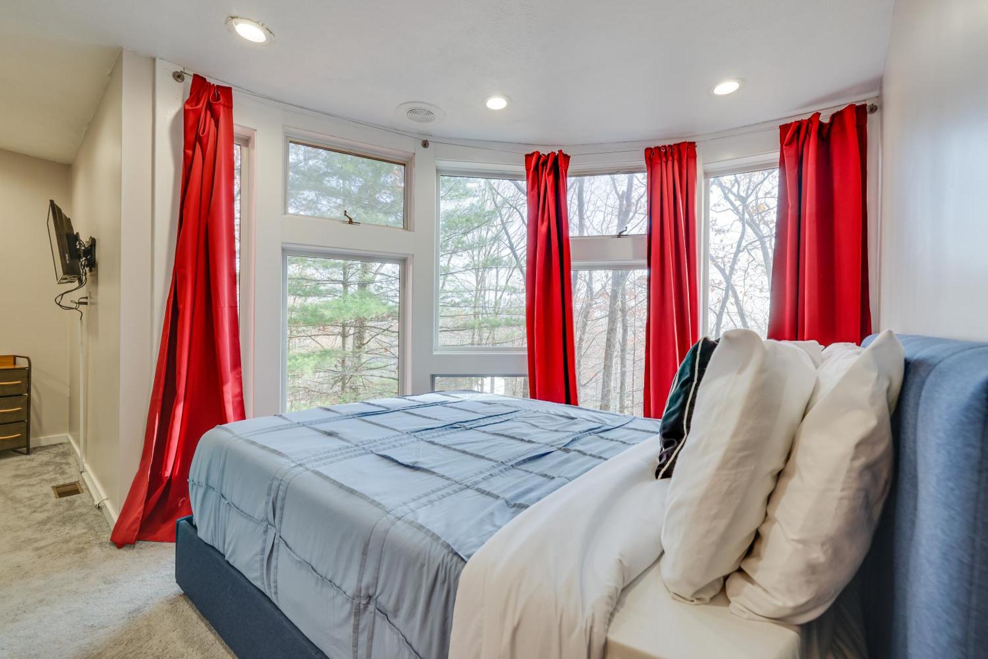 Unique Roundhouse: Hot Tub-Game Room-Firepit&More! Bushkill Exterior photo